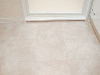 床ワイパー洗浄で床まわりのきれいが長持ち　目黒区O様邸